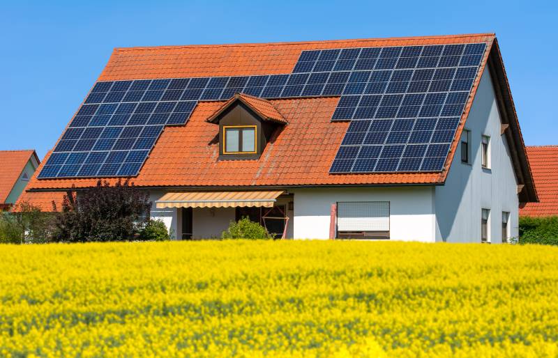 Fotowoltaika a energetyczna rewolucja: Jak energia słoneczna wpływa na globalny rynek energii?